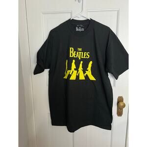 NEW The Beatles Men's L Graphic T Shirt Black Yellow Crossing Abbey Road Band